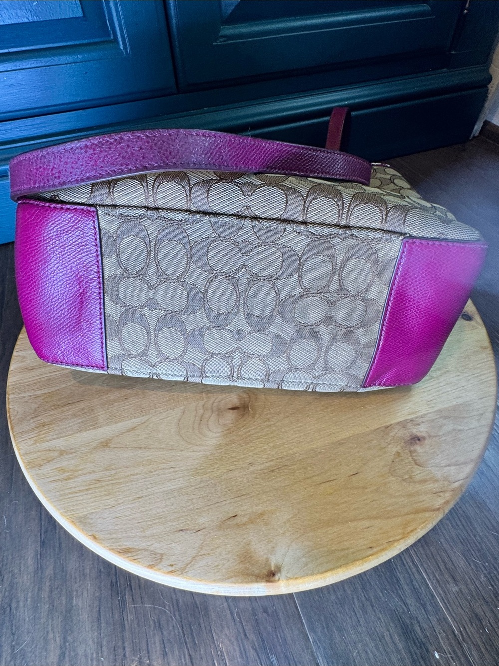 Coach Beige Signature Tote with Magenta Trim and Straps - Picture 6 of 15